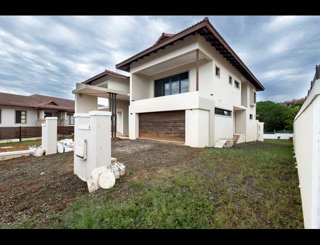 8 BEDROOM HOUSE FOR SALE IN IZINGA